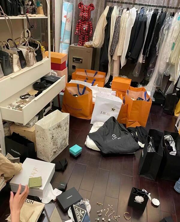 黑河回收一线鞋服.jpg